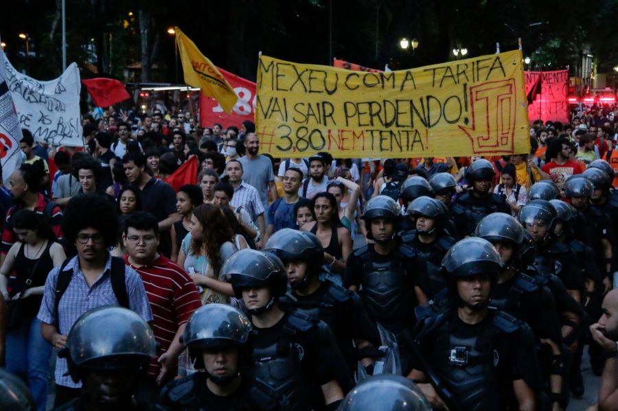 Policiais em ato do MPL neste ano. Carlos Villalba R EFE