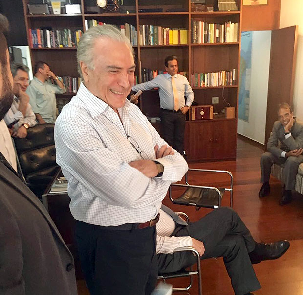 O vice-presidente Michel Temer acompanhando a votação do impeachment