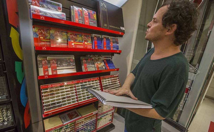 O ator em loja nos Jardins