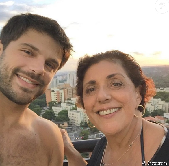 a-apresentadora-leda-nagle-com-o-filho-dudu