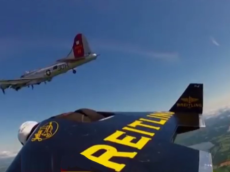 Novos Trajes para a Terra e para o&nbsp;Espaço