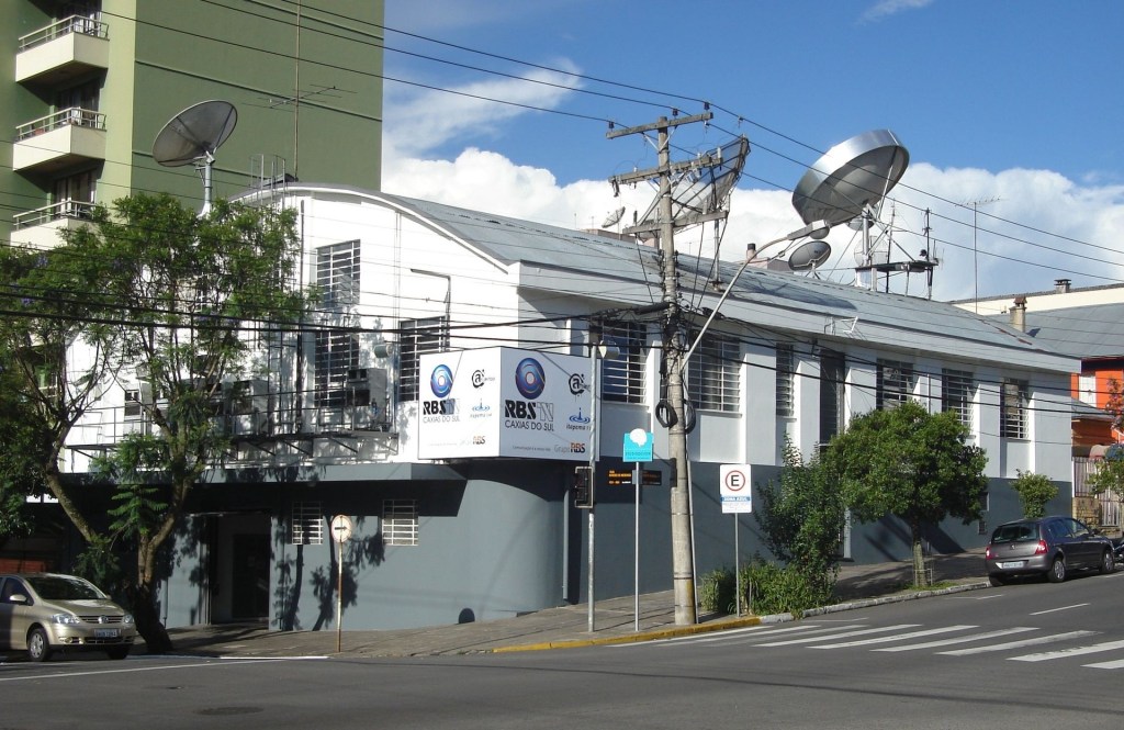 Dona Cislene no Estúdio Showlivre – Apresentação na&nbsp;íntegra