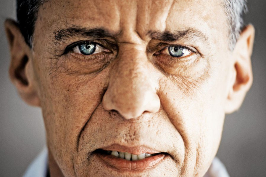 19 de junho - Chico Buarque, músico, cantor, compositor, teatrólogo e escritor brasileiro