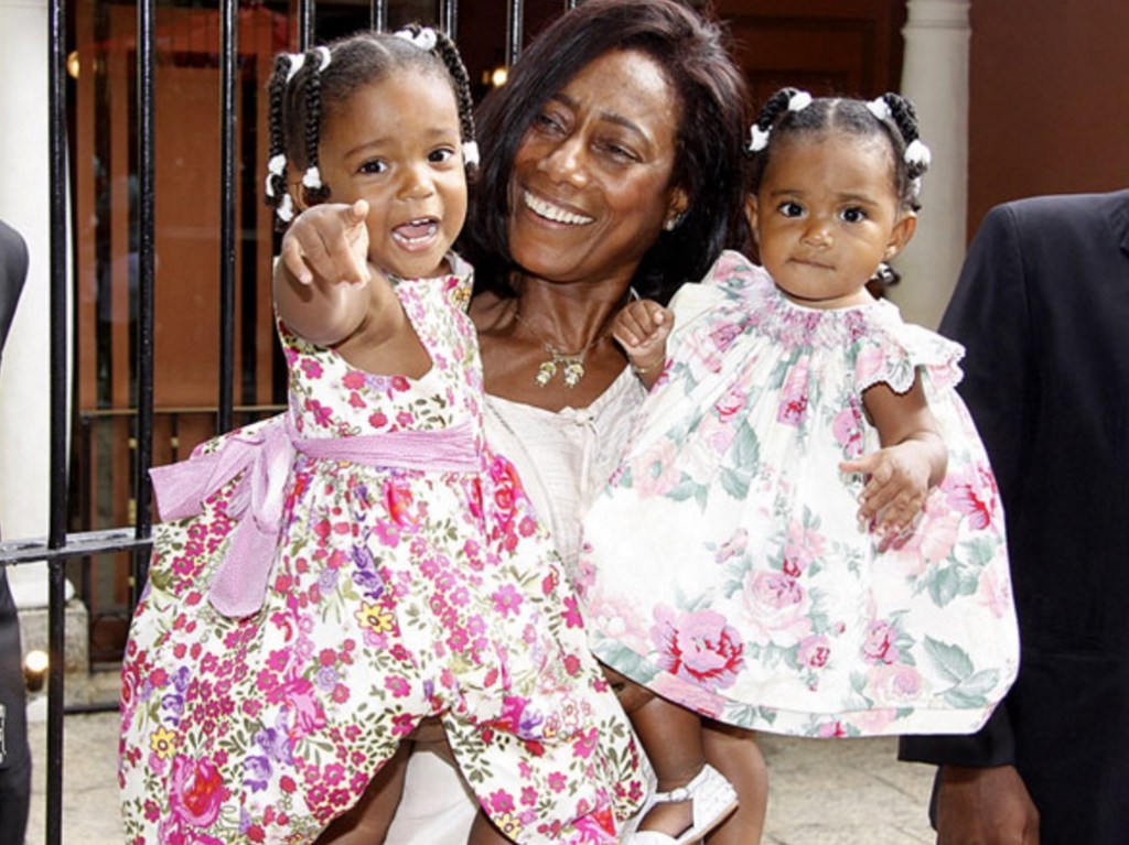 John Mayer plays Hendrix&nbsp;(well)