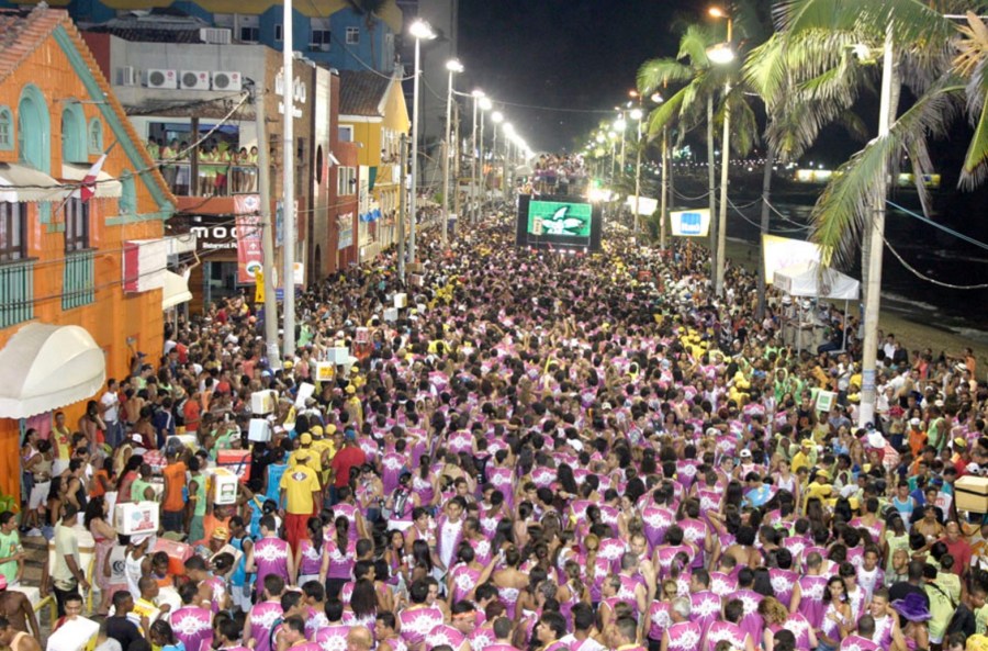 filme-conta-a-historia-do-axe-da-bahia-carnaval-na-barra-em-salvador