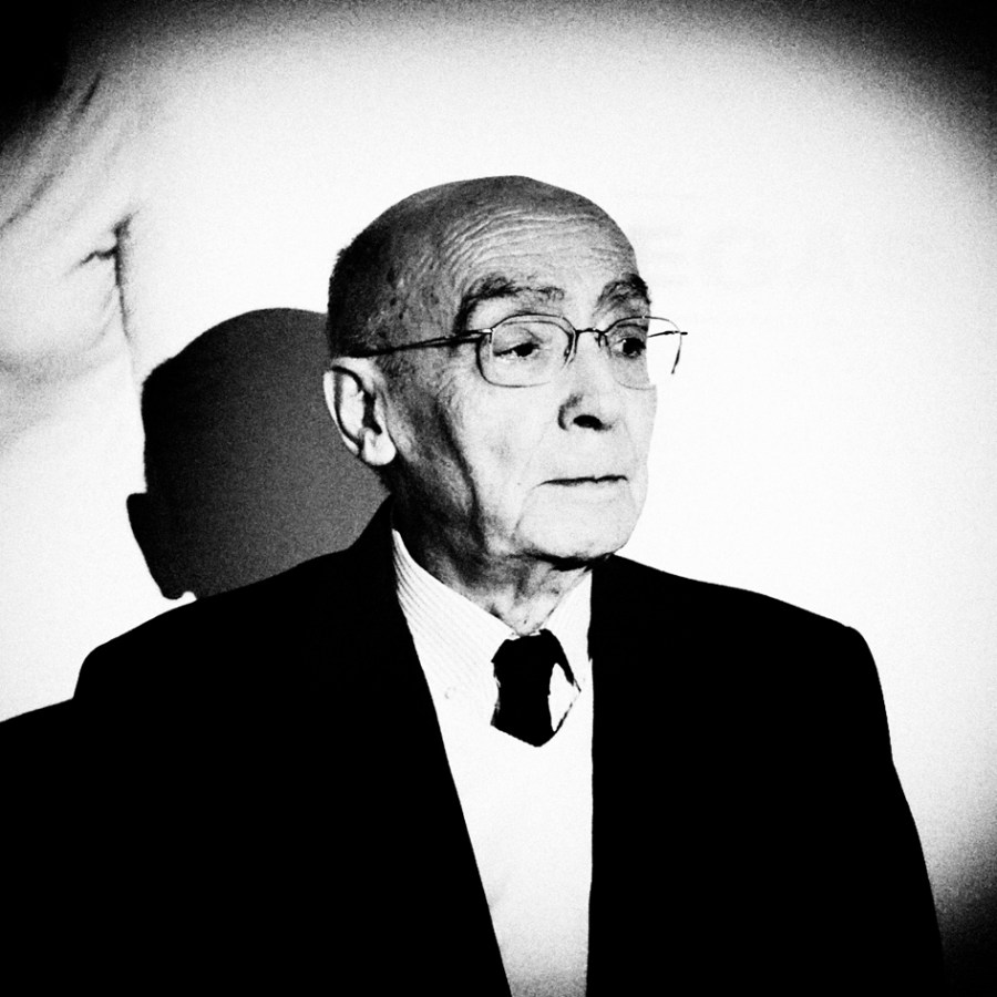 jose-saramago-foto-artistica-em-pb