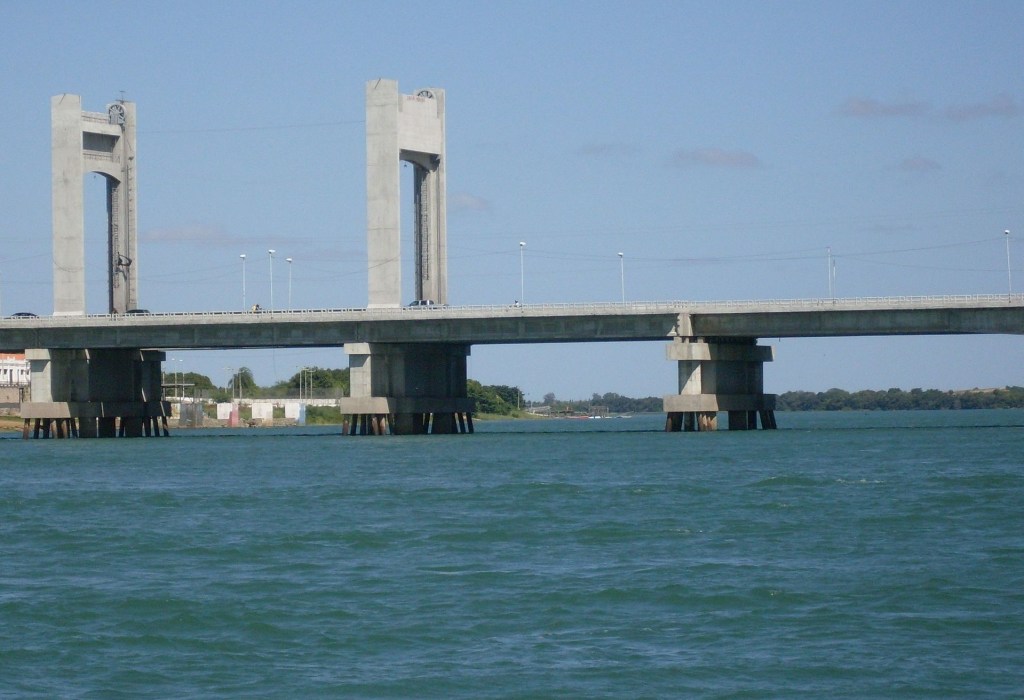 LUCINHA LINS –&nbsp;PURPURINA