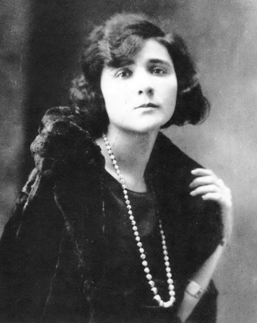 florbela-espanca-colar-de-perolas