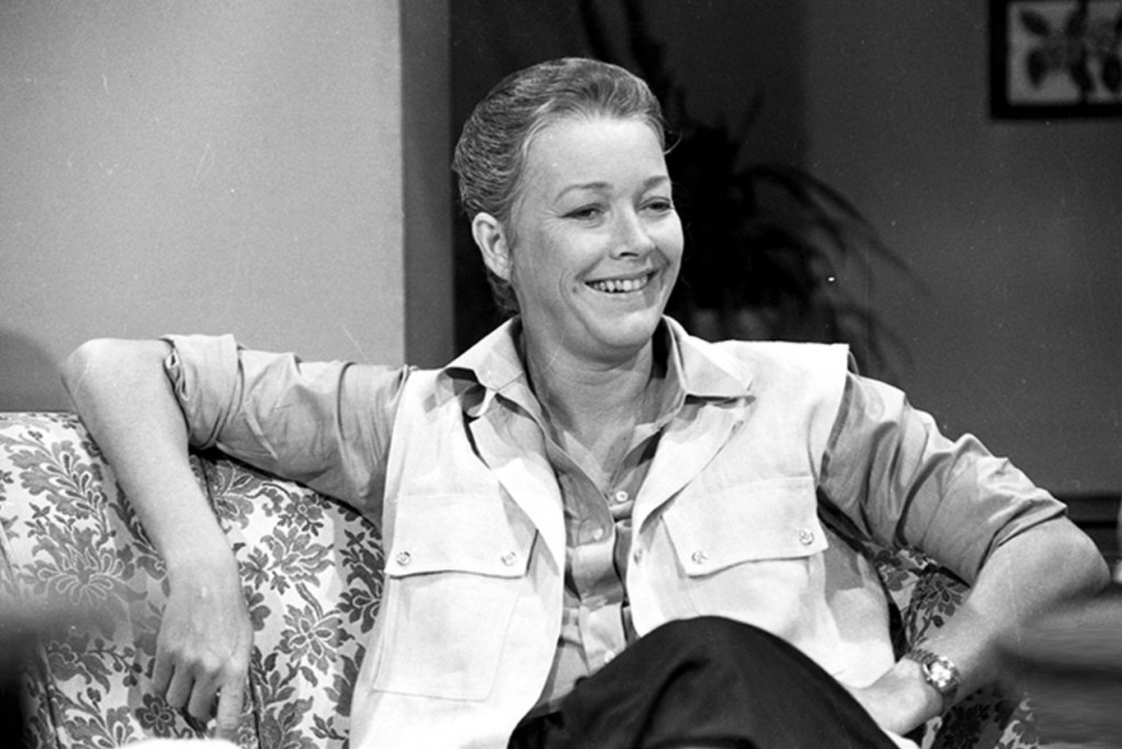 Natalia Jimenez Interview: Her First Award as a Solo Artist, Her Tour & Her ‘Frida Kahlo 2015’&nbsp;Look