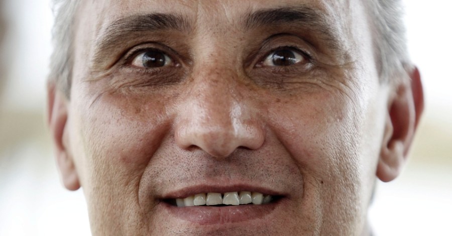 25 de maio - Tite, treinador brasileiro de futebol