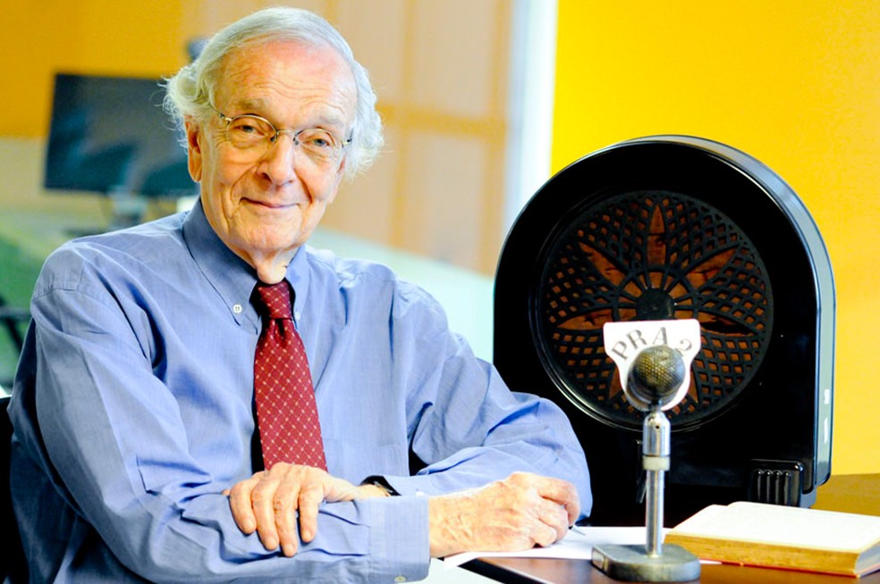 Alberto Dines no programa Observatório da Imprensa em dezembro de 2009 (Foto: Ana Paula Oliveira Migliari/TV Brasil/EBC)