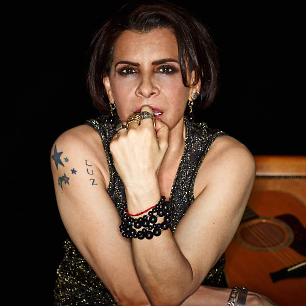 A cantora Marina Lima ao lançar o disco No Osso, em 2015.