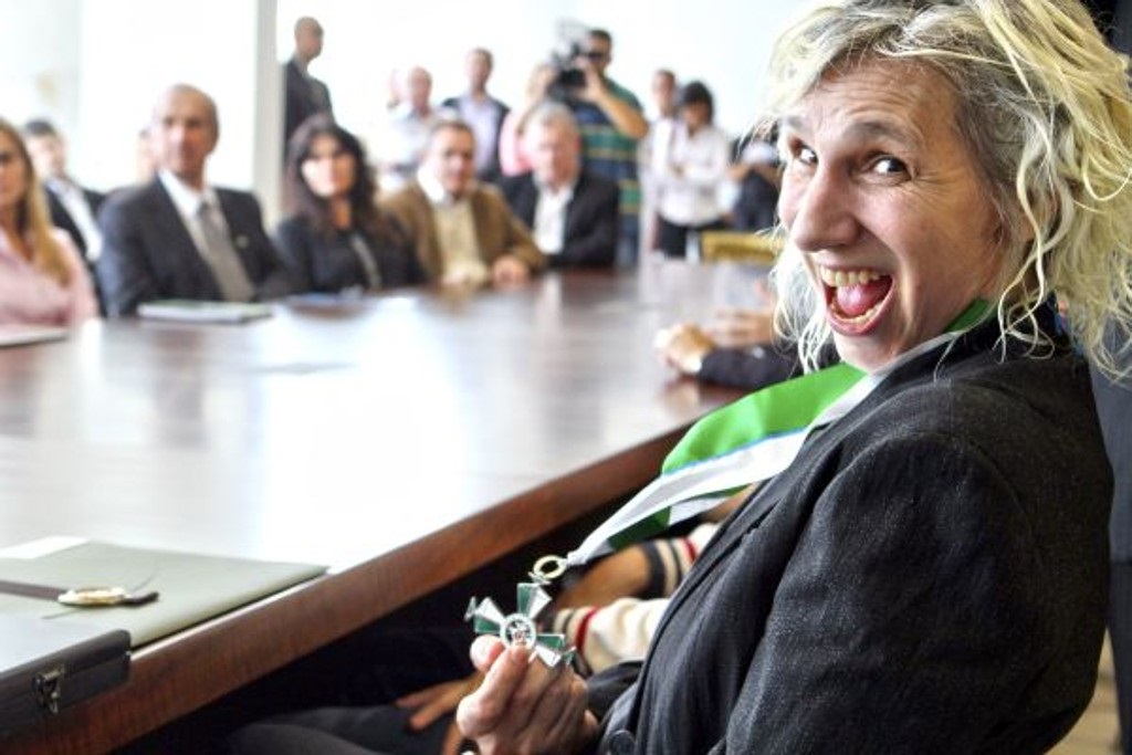 ELIS REGINA CANTA “LAPINHA”