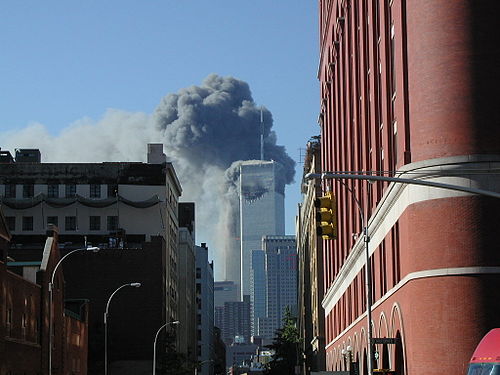 11 de Setembro de 2001 - Ataque contra as Torres Gêmeas do World Trade Center, em Nova Iorque.