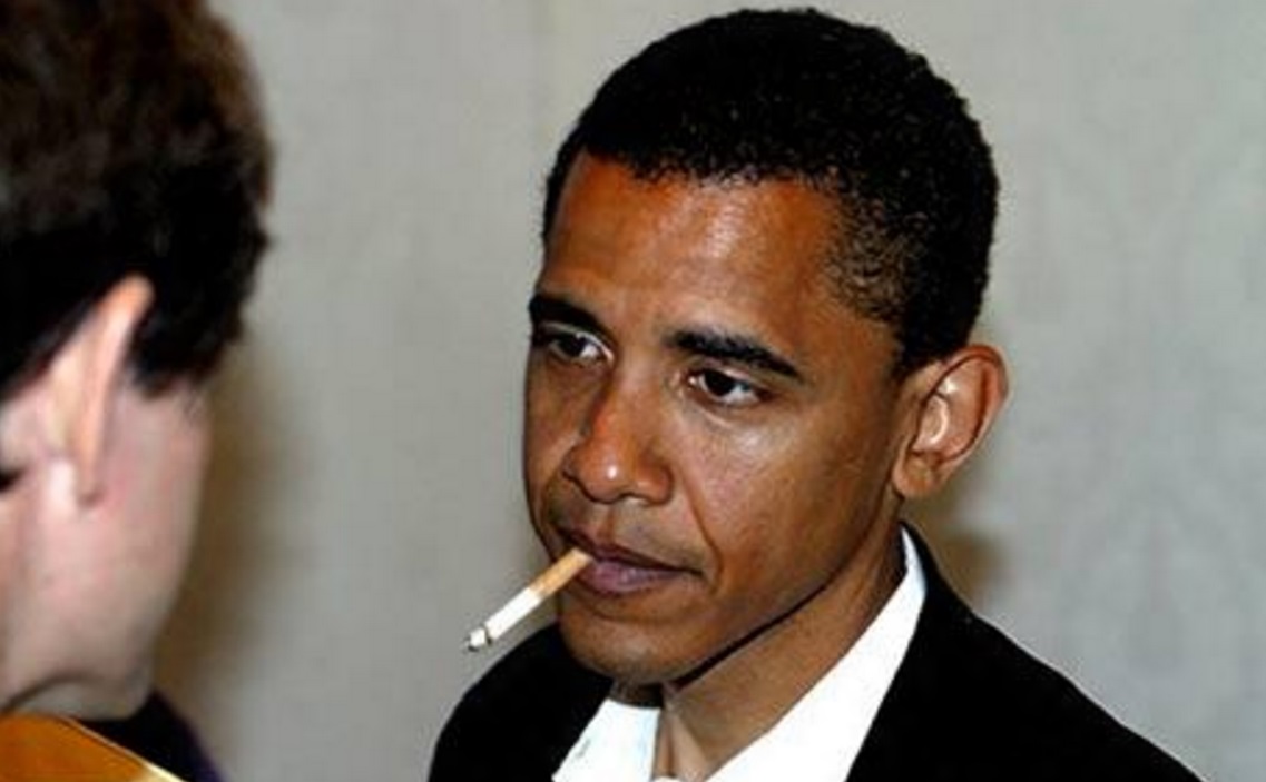 barack-obama-advogado-e-politico-fmando-smoking