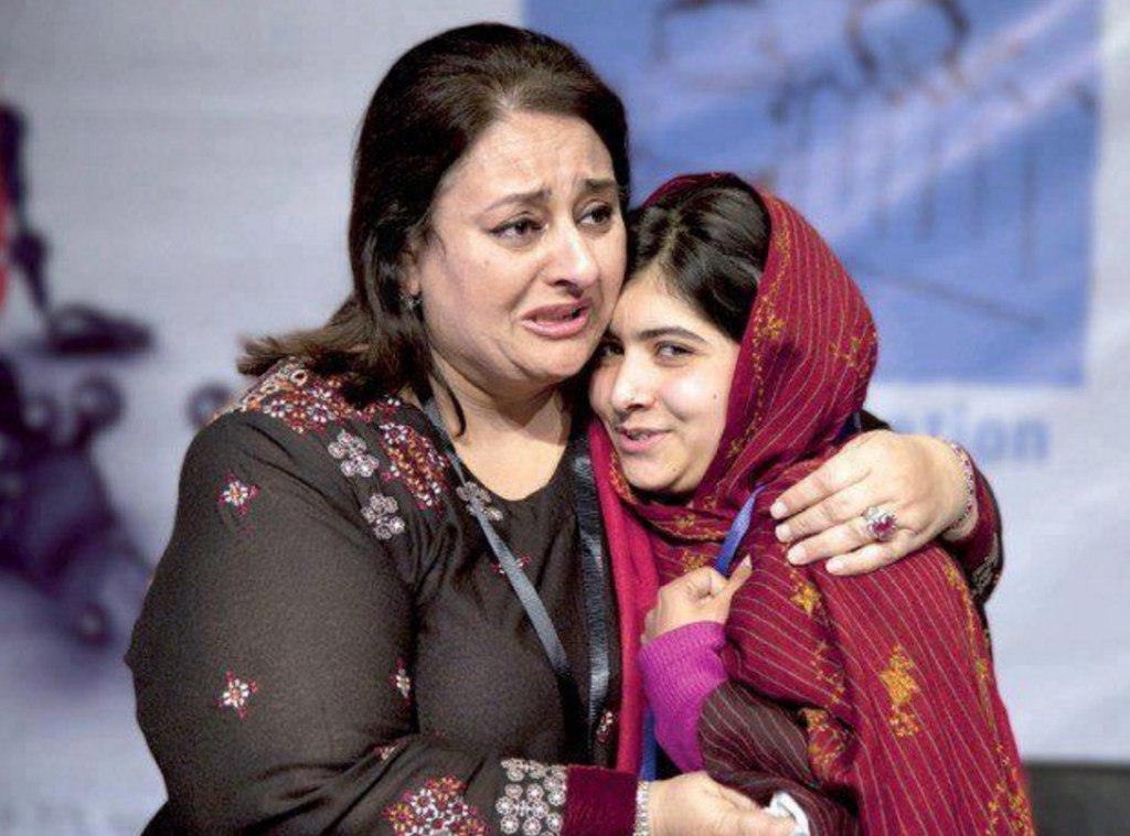 The Voice 2015 India Carney – Top 10: “Run to You”