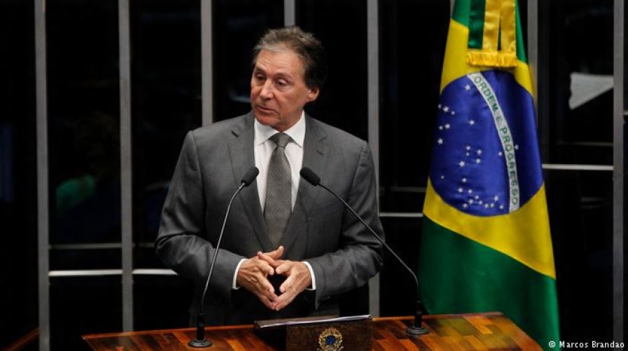 o-senador-eunicio-oliveira-ce-foi-ministro-do-governo-lula-aliado-proximo-de-dilma-e-liderou-a-bancada-do-pmdb