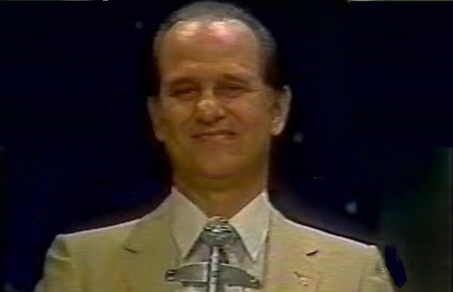 7-de-janeiro-j-silvestre-apresentador-de-televisao-brasileiro