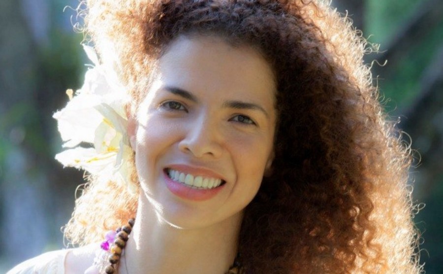 10-de-fevereiro-vanessa-da-mata-cantora-brasileira