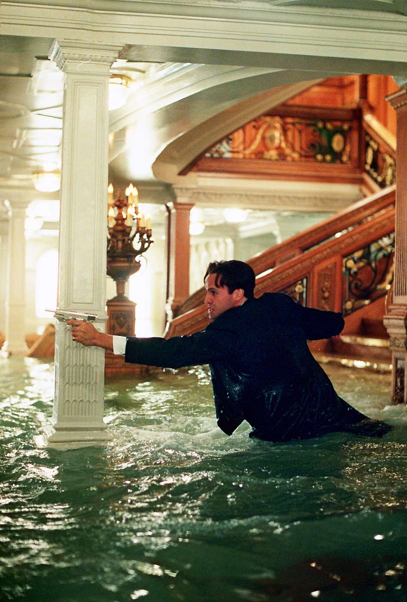 titanic-1997-leonardo-dicaprio-kate-winslet-48