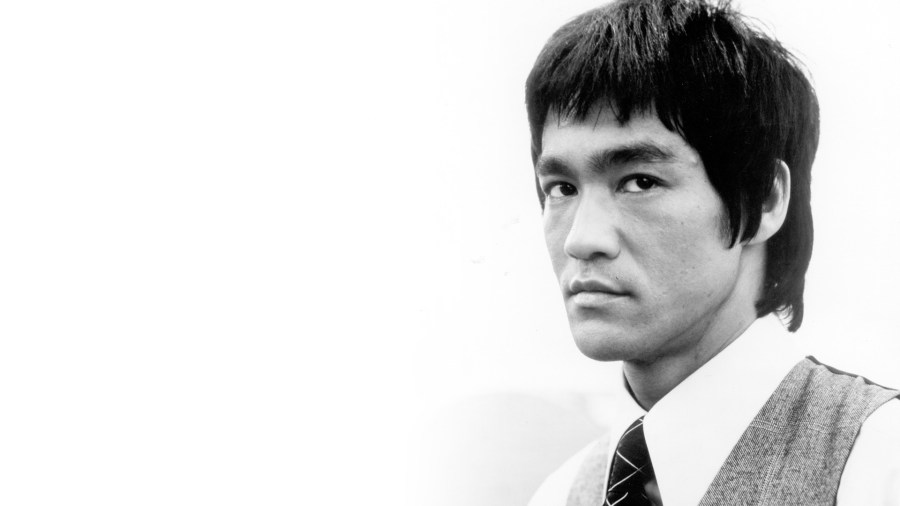 27-de-novembro-bruce-lee-ator-estadunidense-e-lendario-lutador-de-kung-fu