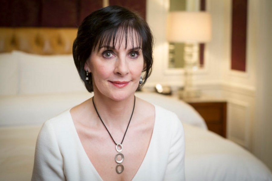 17 de maio - Enya, cantora irlandesa