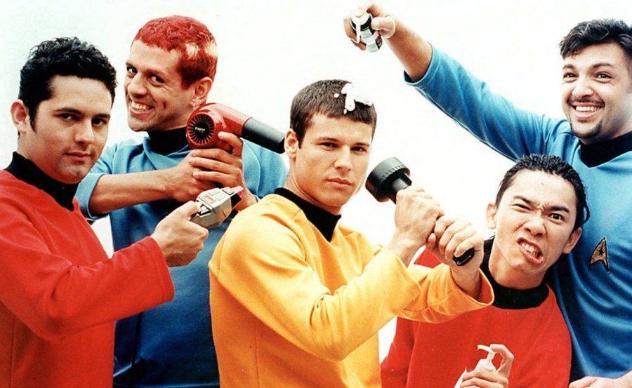 2-de-marco-os-integrantes-da-banda-de-rock-brasileira-mamonas-assassinas-dinho-bento-hinoto-samuel-reoli-sergio-reoli-julio-rasec