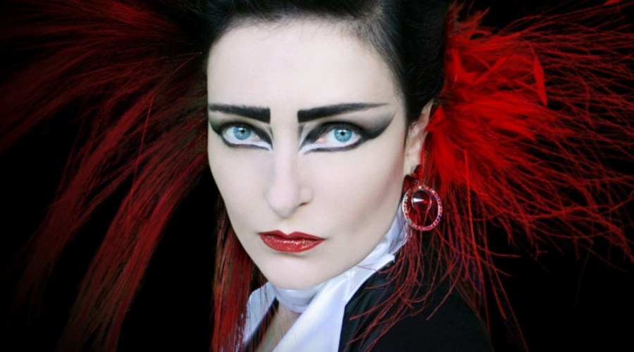 27 de maio - Siouxsie Sioux, vocalista da banda britânica